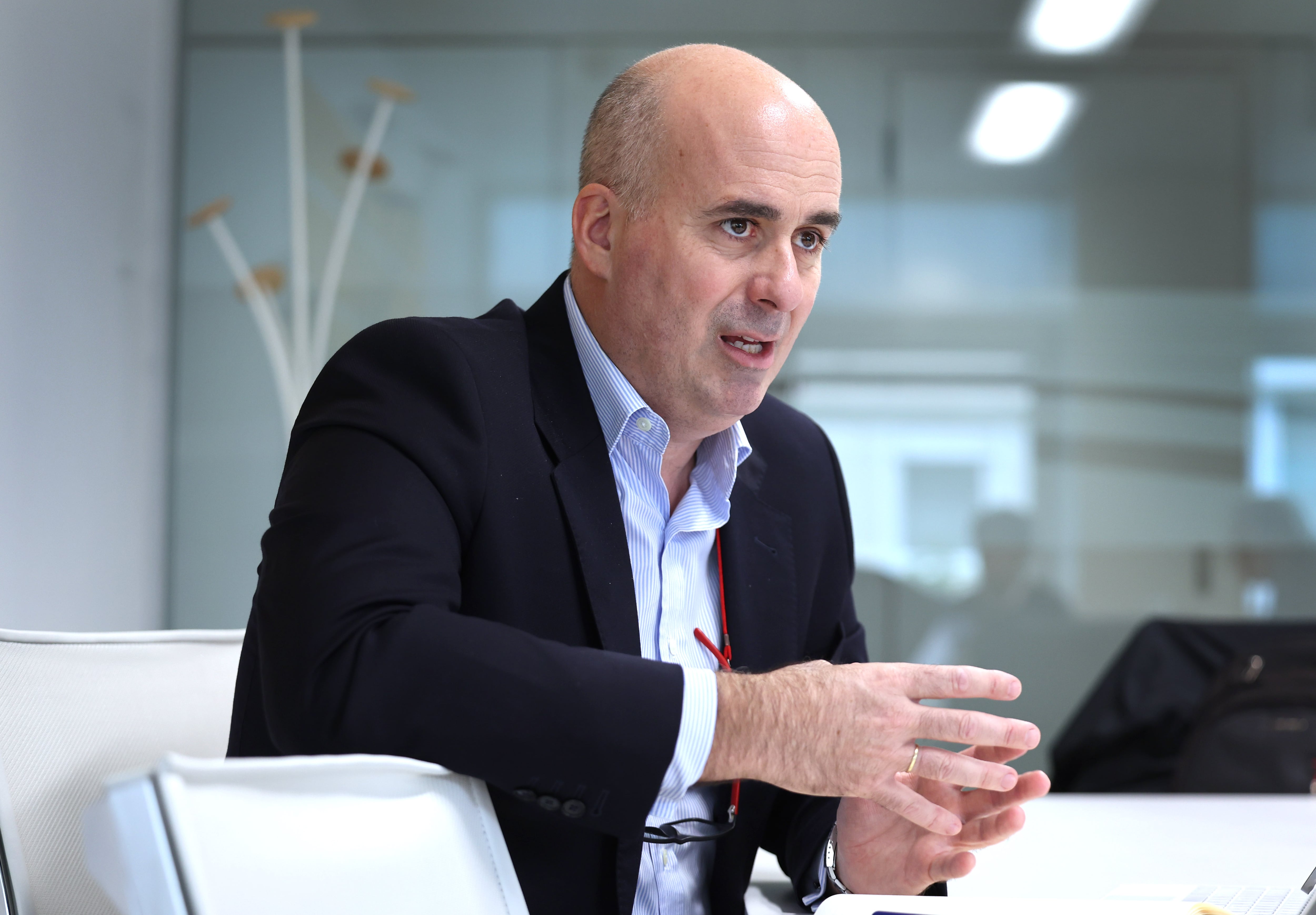 Fernando Campos, consejero delegado de DKV, en las oficinas de la empresa en Madrid.