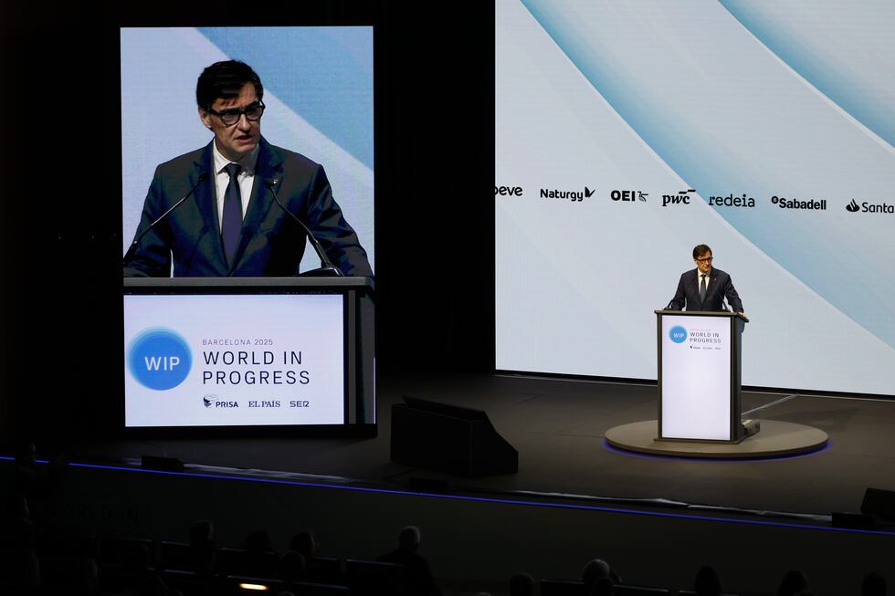 El presidente de la Generalitat, Salvador Illa, inaugura el foro que organiza el grupo PRISA. 