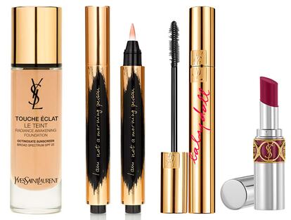 Productos básicos con los que conseguir un maquillaje como el que triufado en el MET: Base de maquillaje, iluminador, máscara de pestañas y barra de labios, todo de Yves Saint Laurent.