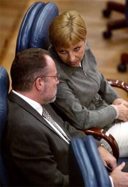 Eduardo Tamayo y María Teresa Sáez, en la Asamblea de Madrid.