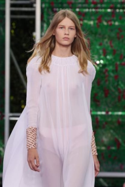 Sofía Mechetner, em desfile da Dior em Paris.