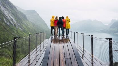 Los noruegos encuentran la felicidad en el 'kos', una filosofía que implica hacer cosas sencillas pero rodeados de amigos.
