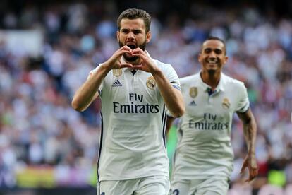 Nacho Fernandez (izquierda) celebra el primer gol.