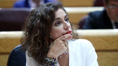 La ministra de Hacienda, María Jesús Montero, en el Senado.