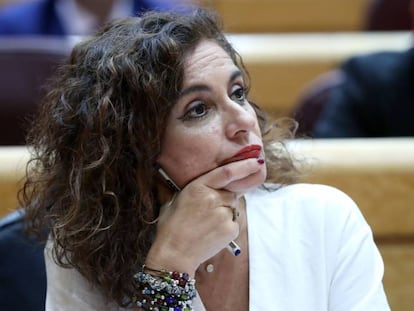 La ministra de Hacienda, María Jesús Montero, en el Senado.