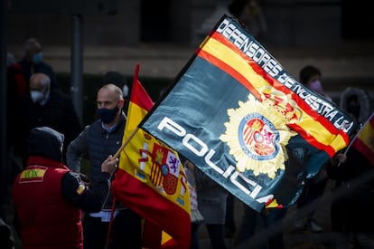 Los agentes piden retirar parte de las enmiendas que el Gobierno de coalición de PSOE y Unidad Podemos, junto a sus socios parlamentarios, quieren introducir en el articulado de la 'ley mordaza', aprobada en 2015 con los votos del PP en solitario.