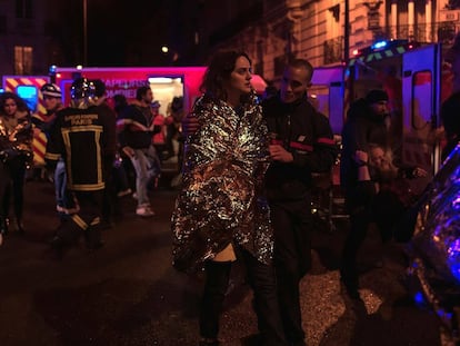 La actriz Noémie Merlant, en el rodaje de 'Un año, una noche', durante la evacuación del Bataclan.