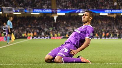 Casemiro comemora seu gol.