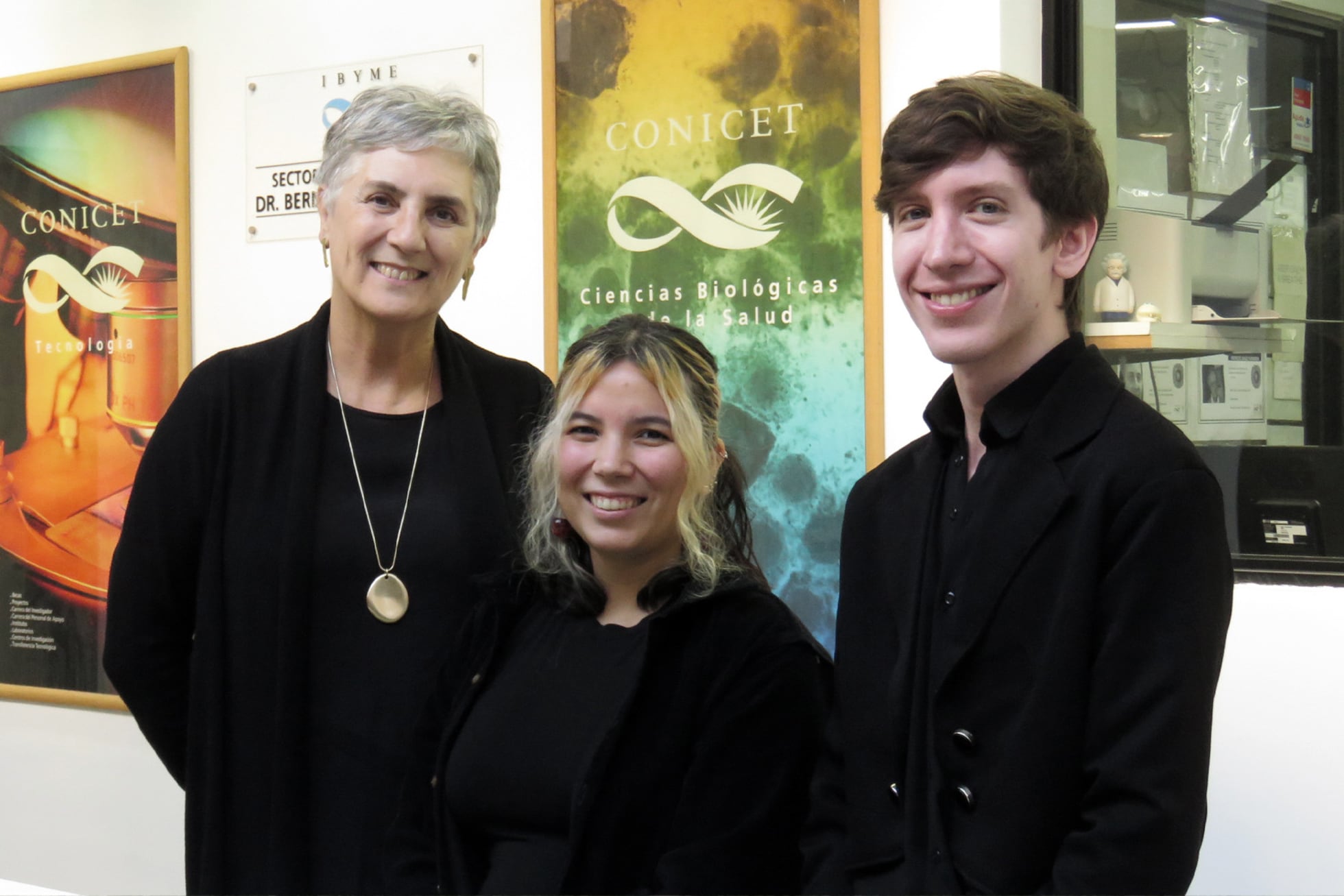 Dr. Mónica Vazquez-Levin, genetics graduate Ania Manjon, and Dr. Gustavo Luis Verón, CONICET researchers.