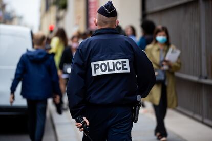 Cadaver niña en Paris