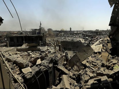 Imagen de los edificios destruidos por los enfrentamientos en Mosul, Irak, este lunes.