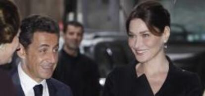 El presidente francés, Nicolás Sarkozy, y su esposa, Carla Bruni