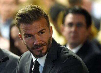 En estos 41 años, David Beckham ha sido una de las estrellas más mediáticas del fútbol internacional y una de las mejor pagadas. Ha construido una familia y un imperio que junto a Victoria Beckham les ha llevado a ser uno de los matrimonios más ricos de Reino Unido. En la imagen, el hoy empresario de éxito, en una de sus apariciones más recientes, el pasado 28 de abril.