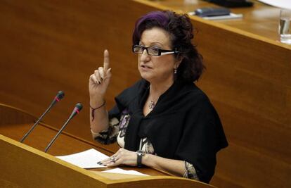 Marisol Llinares, del PP, en la tribuna del hemiciclo.