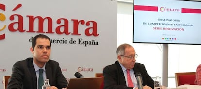 El director del servicio de estudios de la C&aacute;mara de Comercio de Espa&ntilde;a, Ra&uacute;l Minguez, y el presidente de la C&aacute;mara, Jos&eacute; Luis Bonet.