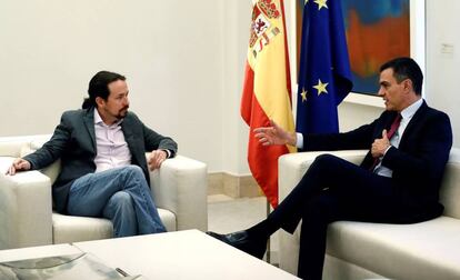 Iglesias y Sánchez en la reunión que mantuvieron en La Moncloa el 16 de octubre.