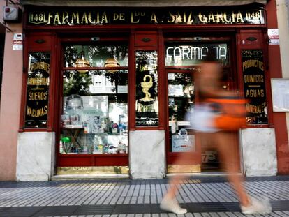 Una farmacia en la calle de Alcalá de Madrid.