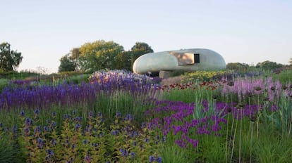 Radic Pavilion, diseñado por Smiljan Radic, en Hauser & Wirth Somerset, centro de arte que la galería abrió en este condado del suroeste de Inglaterra. 