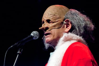 Randy Rose, nombre que conocemos del cantante de The Residents, durante un concierto en Berlín en 2013.