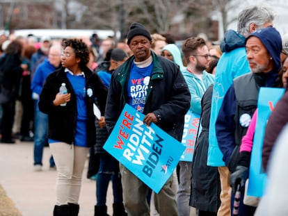 Simpatizantes del candidato demócrata a la Casa Blanca, Joe Biden, durante un acto de campaña en marzo en Detroit.
