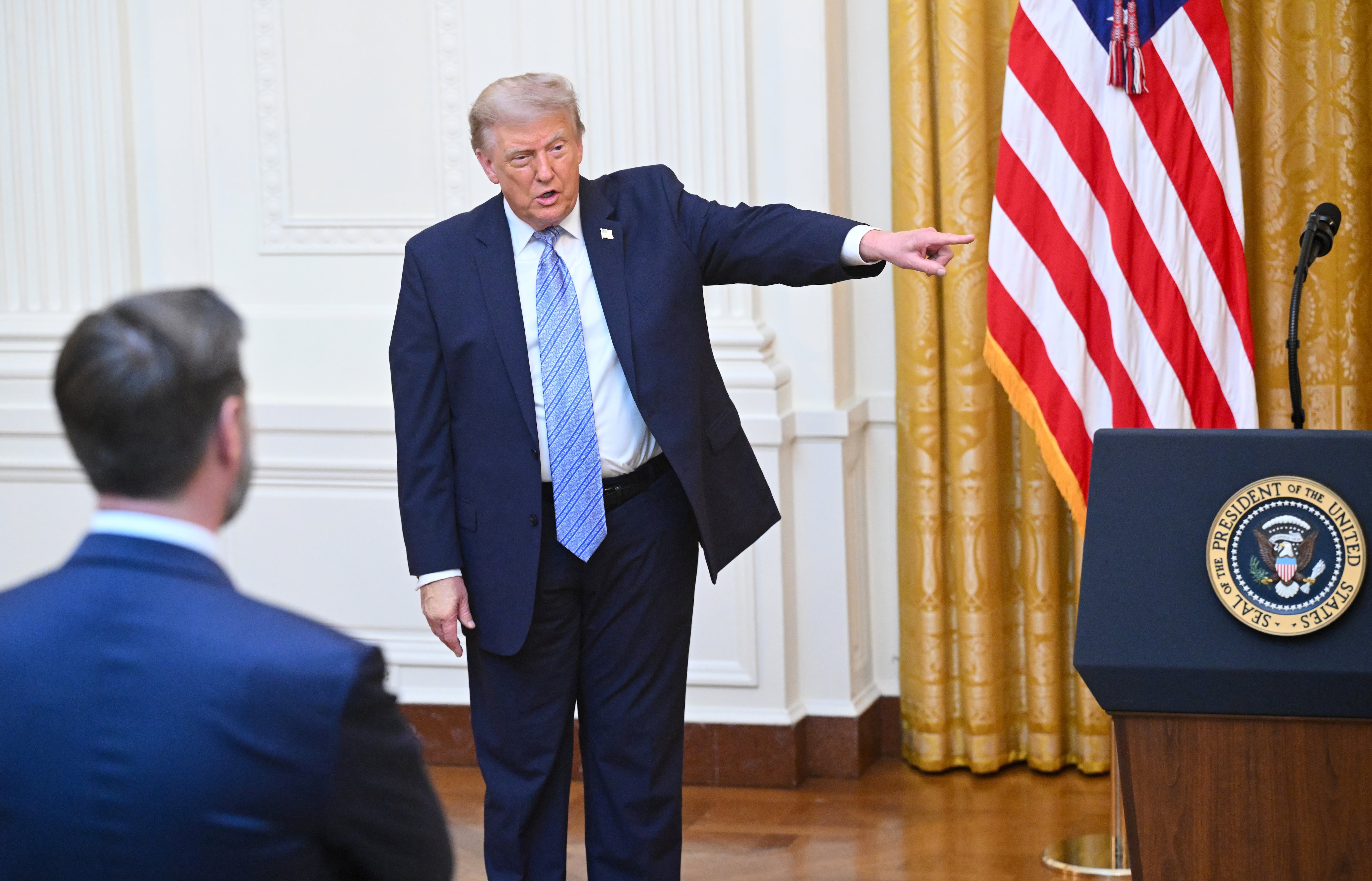 Trump acusa a Venezuela de fraude electoral