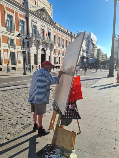 El pintor Antonio López, este jueves, en la Puerta del Sol de Madrid.