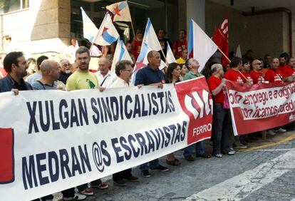 Protestas de la CIG delante del juzgado