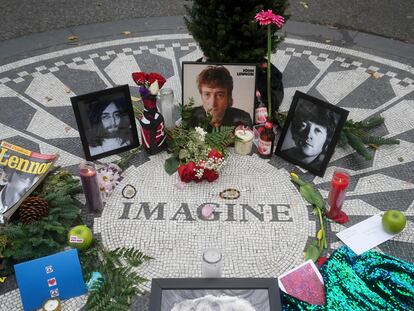 El mosaico de 'Imagine' en el neoyorquino Central Park, hoy 8 de diciembre, día en que se cumple el 40 aniversario del asesinato de John Lennon.