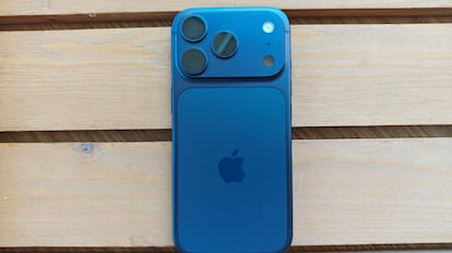 Visión trasera del iPhone 17.