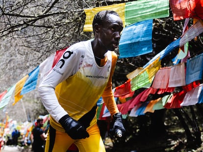 El keniano Patrick Kipngeno, durante el Golden Trail Series.