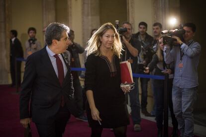 Arribada al Parlament de Francesc Homs, conseller de Presidència, i Neus Munté, vicepresidenta de la Generalitat.