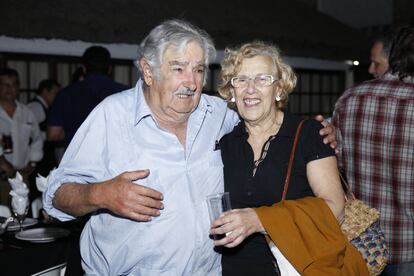 Carmena visitó la escuela que el exguerrillero abrió hace un año junto a la chacra (finca) donde vive, que tiene como fin formar a jóvenes en el ámbito agropecuario. Esta escuela era una de las máximas ilusiones de su vida y por fin ha podido hacer realidad. "Lo imposible cuesta un poco más", ha confesado un sonriente Mujica.