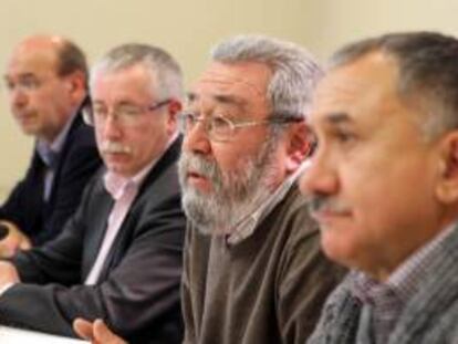 (De i a d) El secretario general de CCOO en Cataluña, Joan Carles Gallego; el secretario general de CCOO, Ignacio Fernández Toxo; el secretario general de UGT, Cándido Méndez, y el secretario general de UGT en Cataluña, Josep Maria Álvarez. EFE/Archivo