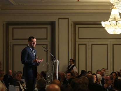 El presidente de Andalucía, Juanma Moreno, el pasado lunes en Madrid, donde anunció la supresión del impuesto de patrimonio en su comunidad.