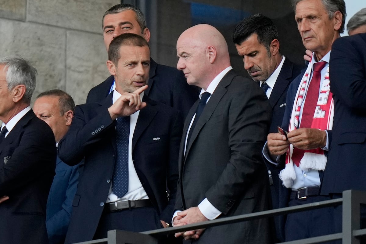 La UEFA aplaude la anulación de los planes de vender el Mundial pero advierte a Infantino de que rinda cuentas