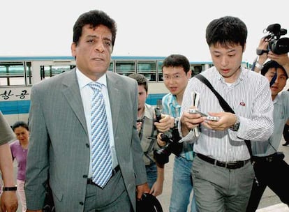 El jefe de la misión del OIEA, Adel Tolba, a su llegada a Pyongyang.