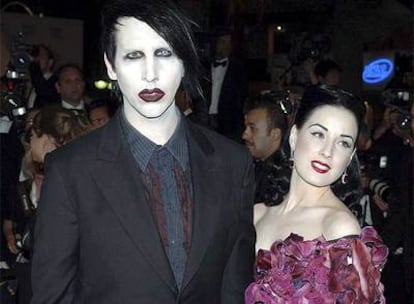 Marilyn Manson y Dita Von Teese, a su llegada a la 59ª edición del festival de Cannes, cuando todavía eran marido y mujer.