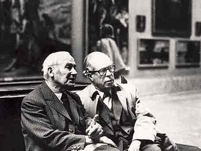 Joan Miró (izquierda) y Josep Llúis Sert, en el Museo del Prado.