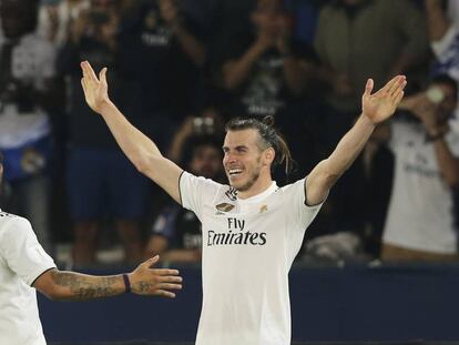 Gareth Bale celebra su tercer gol ante el Kashima.