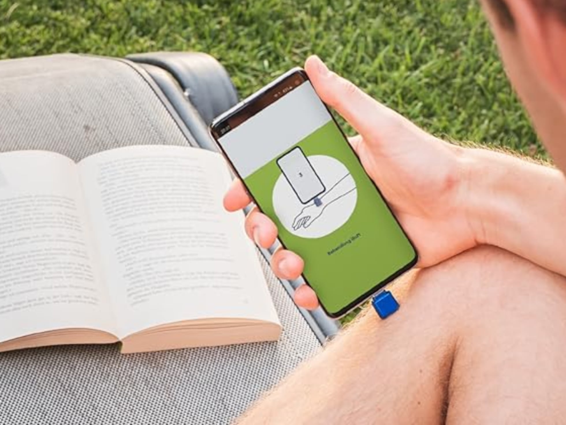 Una sola pulsación y las picaduras de mosquitos o avispas desaparecen al instante con este dispositivo que se conecta al móvil | Estilo de vida | Escaparate | EL PAÍS