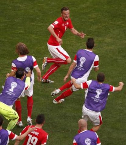 Seferovic celebra el segundo gol de Suiza
