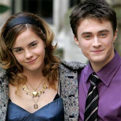 Emma Watson y Daniel Radcliffe, ayer en Londres.