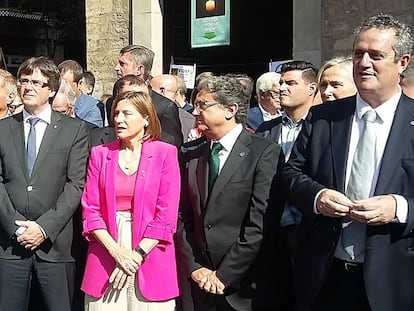 Colau, Puigdemont, Forcadell, Millo i Forn, ahir, a la sortida de la missa de la Mercè.