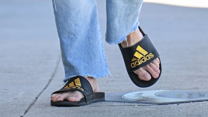 Las chanclas de primeras marcas que querrás llevar todos los días.