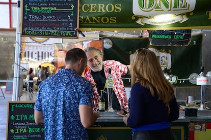 Personas asisten a el Pabellón de Cristal de la Casa de Campo, a 24 de mayo de 2025.