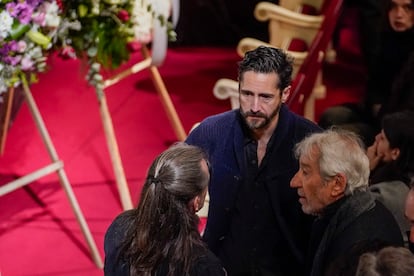 José Sacristán y Juan Diego Botto llegan a la capilla ardiente.