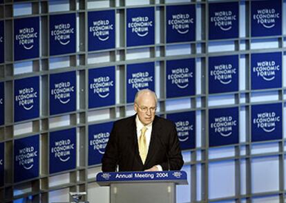 El vicepresidente de EE UU, Dick Cheney, ayer, durante su discurso ante el Foro Económico Mundial.