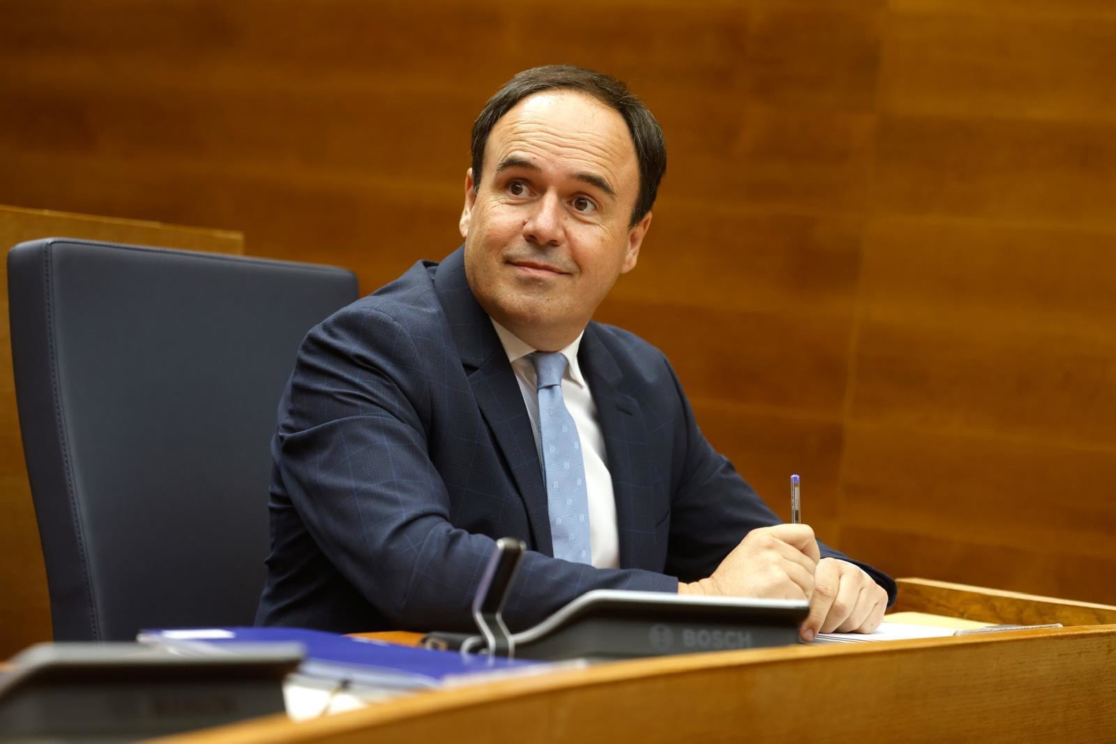 El TSJ rechaza la querella de una asociación contra Pérez Llorca por la invitación para asistir a la final del Mundial de Fútbol
