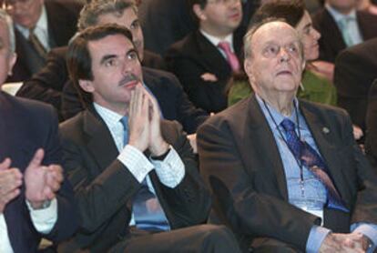 José María Aznar y Manuel Fraga, en el último congreso del Partido Popular.