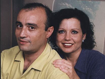 El matrimonio Loli y Fernando Coll, en España.